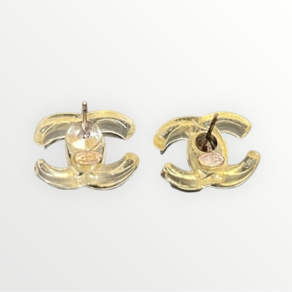 Authentic Chanel Vintage Resin CC Pierced Earrings - Picture 6 of 6